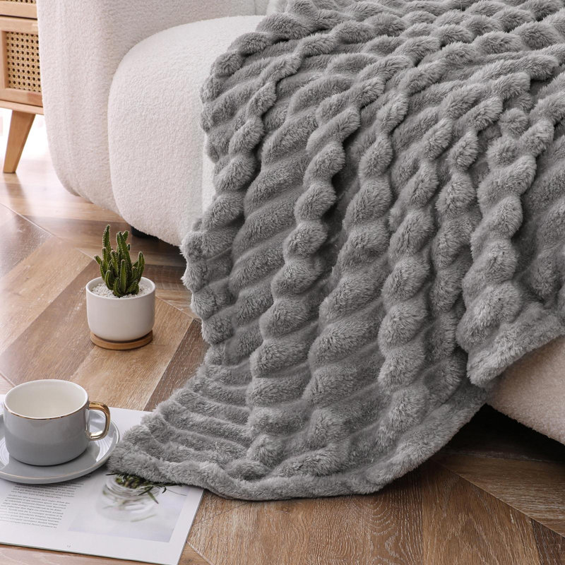Jeté en peluche par Kate Aurora, Argent