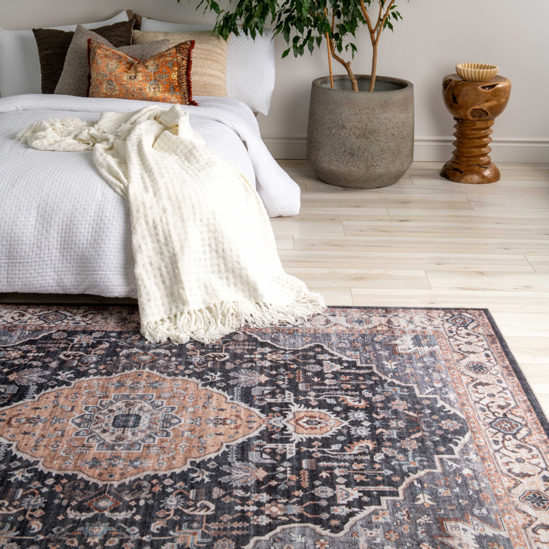 Nayma Oriental Indoor Rug, Rectangle 3'9" x 5'9"