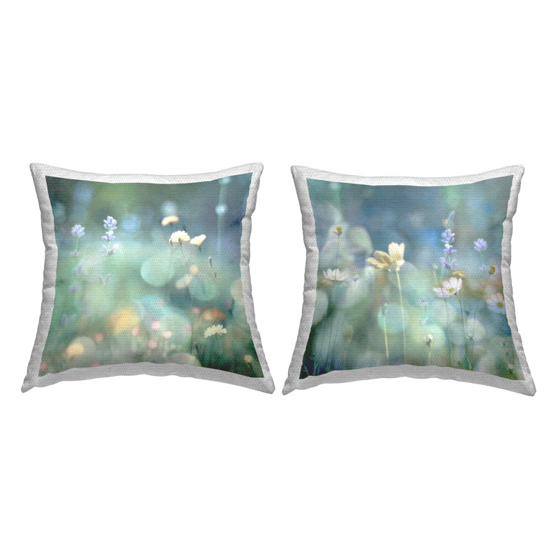 Ensemble de 2 coussins d'extérieur imprimés Green Meadow Sprouts par Kate Carrigan