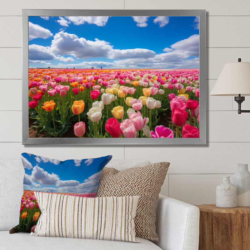 Rose et jaune champ de tulipes - tulipe, art mural, Cadre de coin argenté fermé, H 34 po x l 44 po x P 1,5 po