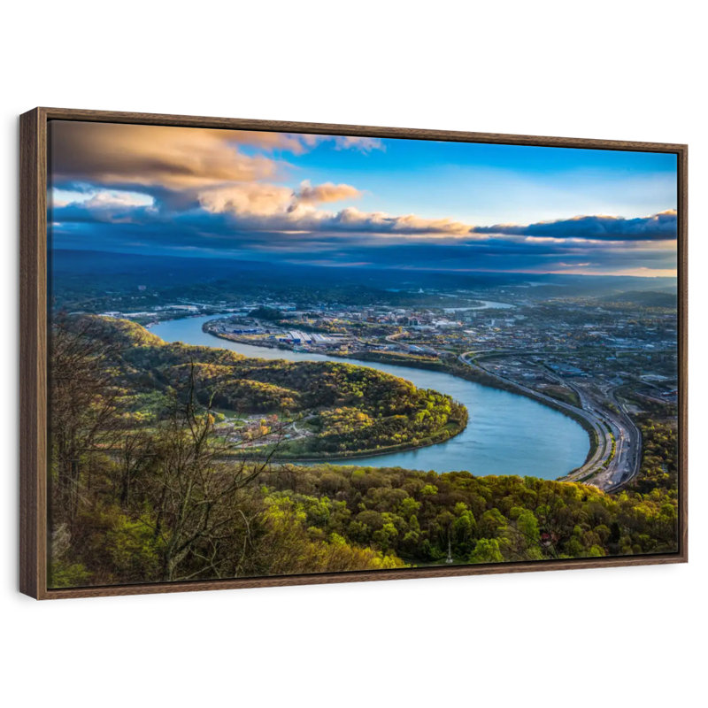 Vue aérienne de Chattanooga, Tennessee, 46 po x 31 po, Cadre flottant noyer