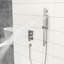 Système de douche mural carré de 10 pouces avec - soupape équilibrée, barre coulissante réglable, douche à effet pluie et à main, installation facile, tête en nickel brossé, double fonction 26,18 Scald,