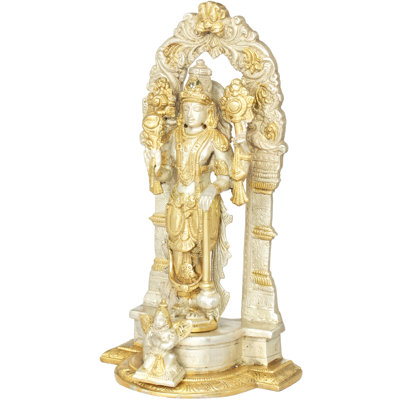 Statue de lord Vishnu debout sur un piédestal Garuda