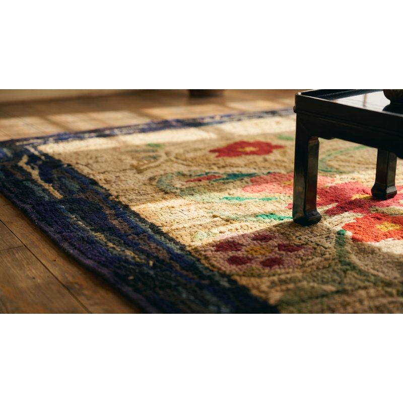 Antique Folk Art Flowers Vase Design American Hooked Rug