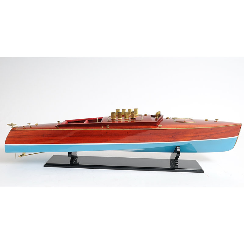 Bateau en bois manufacturé