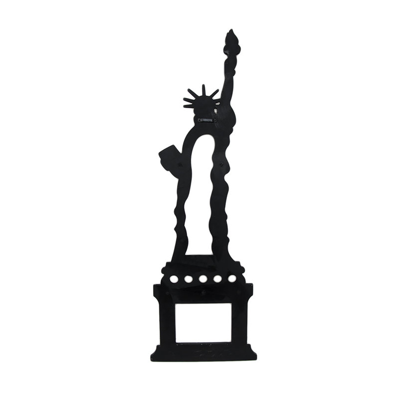 Tenture murale vintage en bois Statue de la Liberté au fini vert-vert vieilli, 7 crochets - H 39,5 po x l 13 po x P 1,75 po