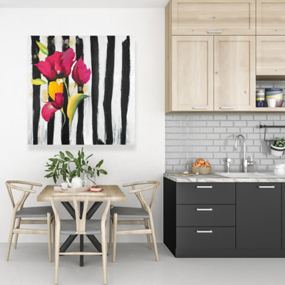 Fleurs roses sur rayures noires - Art sur toile pour la décoration intérieure