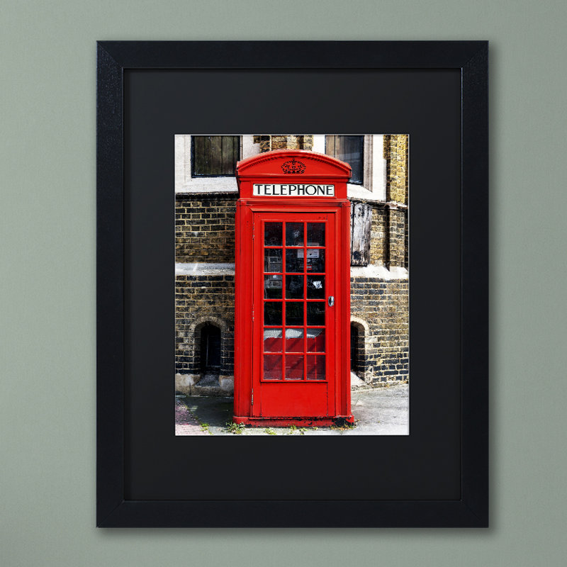 « english phone stand london », reproduction de photo encadrée, H 20 po x l 16 po x P 0,5 po, Blanc, Cadre noir