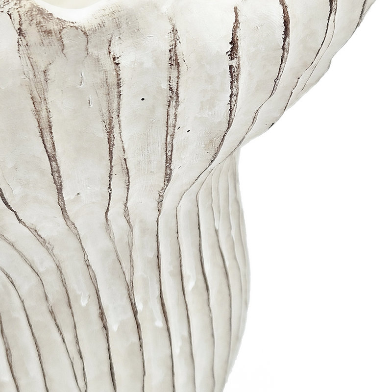Jardinière décorative de 9,3 x 9 x 8,7 po en sable et ciment corail, aspect beige texturé, style strié vertical pour les plantes grasses présentant une couleur intérieure patinée, texture d'herbes