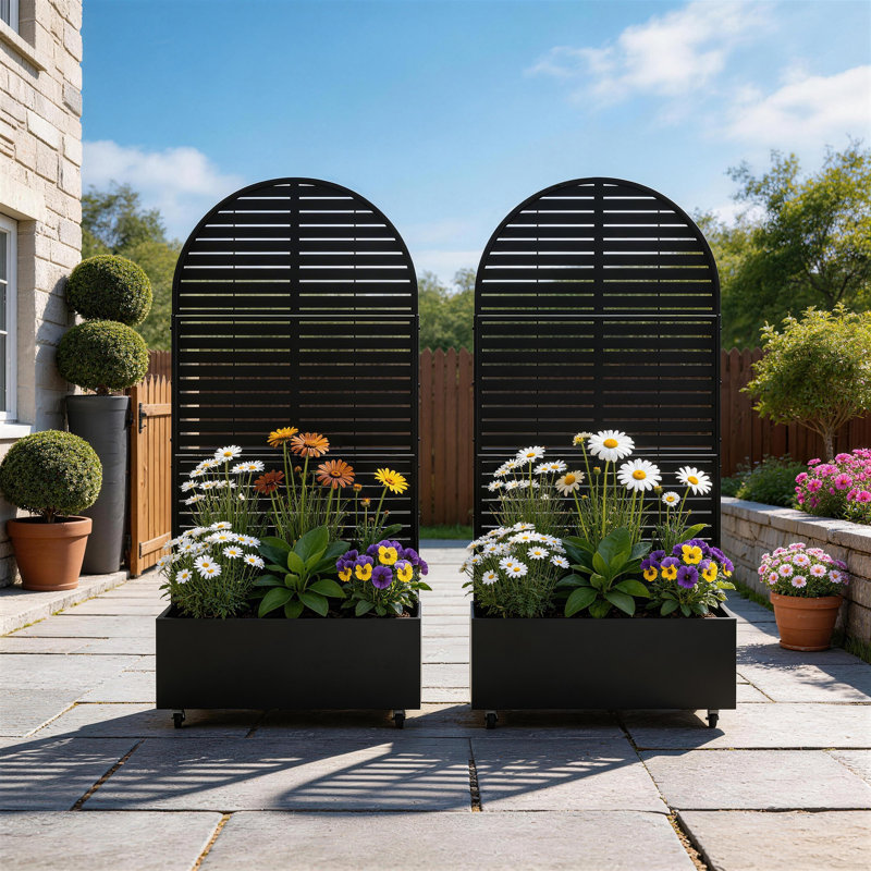 Boîte à fleurs en métal avec treillis et roues Ramesh, H 70,8 po x l 35,5 po x P 15,7 po, Noir