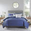 Literie en seersucker bleu - 8 pièces pour lit double / grand coussin brodé à l'aquarelle-125963394-125963391
