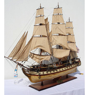 Bateau miniature USS Constitution