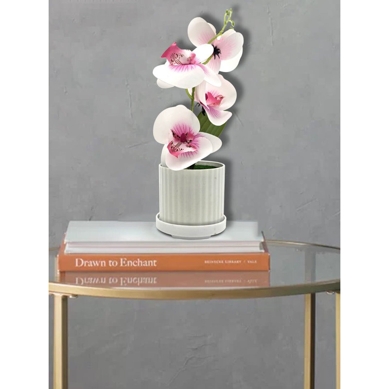 Nebiha Table Vase