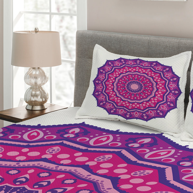 Hippie Eclectic Polyester Coverlet, King Bedspread + 2 Shams