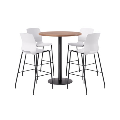 Ensemble repas pour 4 personnes à hauteur de bar