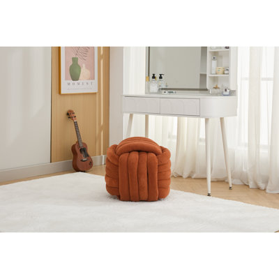 Tabouret orange confortable - conception moderne en chenille pour le salon et la chambre à coucher. P 19,29 po x l 17,84 po, 14,96 lb Matériau, rembourrage en mousse, structure en bois, capacité de charge de 250 lb, aucun assemblage requis