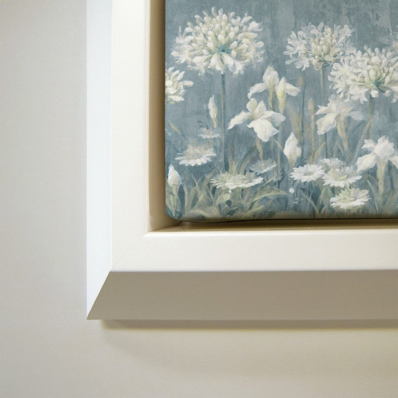 «Spring Blossoms II Slate Blue» par Danhui Nai - impression sur toile, 34" H x 24" W, White