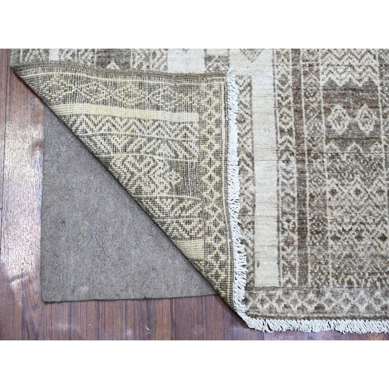Tapis de couloir 4 pi 1 po x 9 pi 8 po en laine brun taupe noué à la main Peshawar BDFB929BE9C749C6B141F60A3EBF47B7