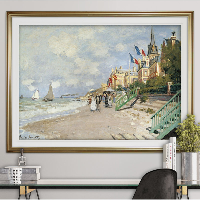 « boardwalk on the beach » par claude monet print, Cadre doré, H 31 po x l 43 po x P 1,5 po
