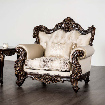 Traditional Style Chair