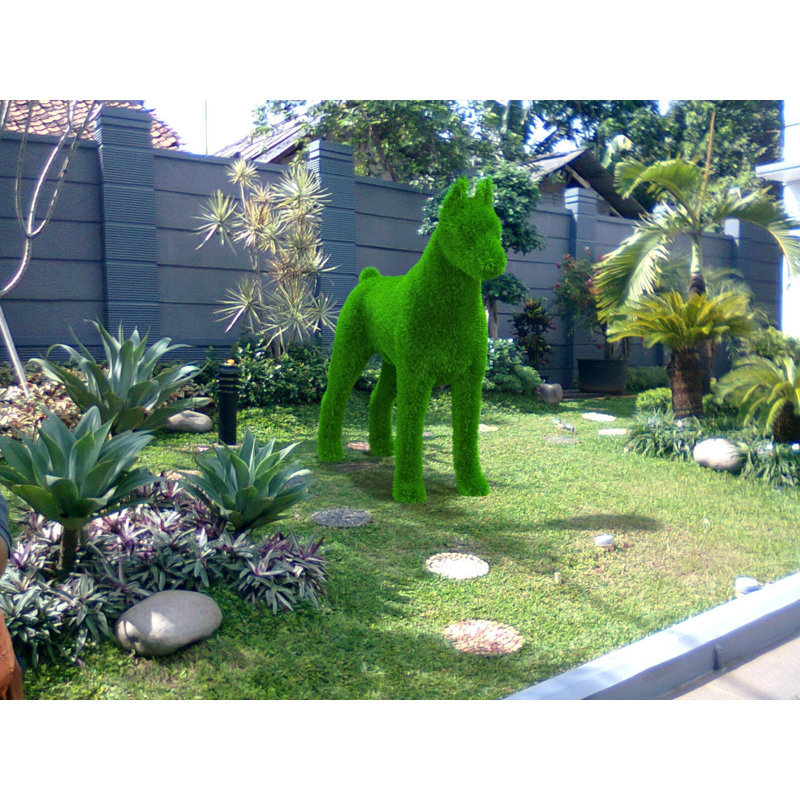 Topiaire doberman géant vert