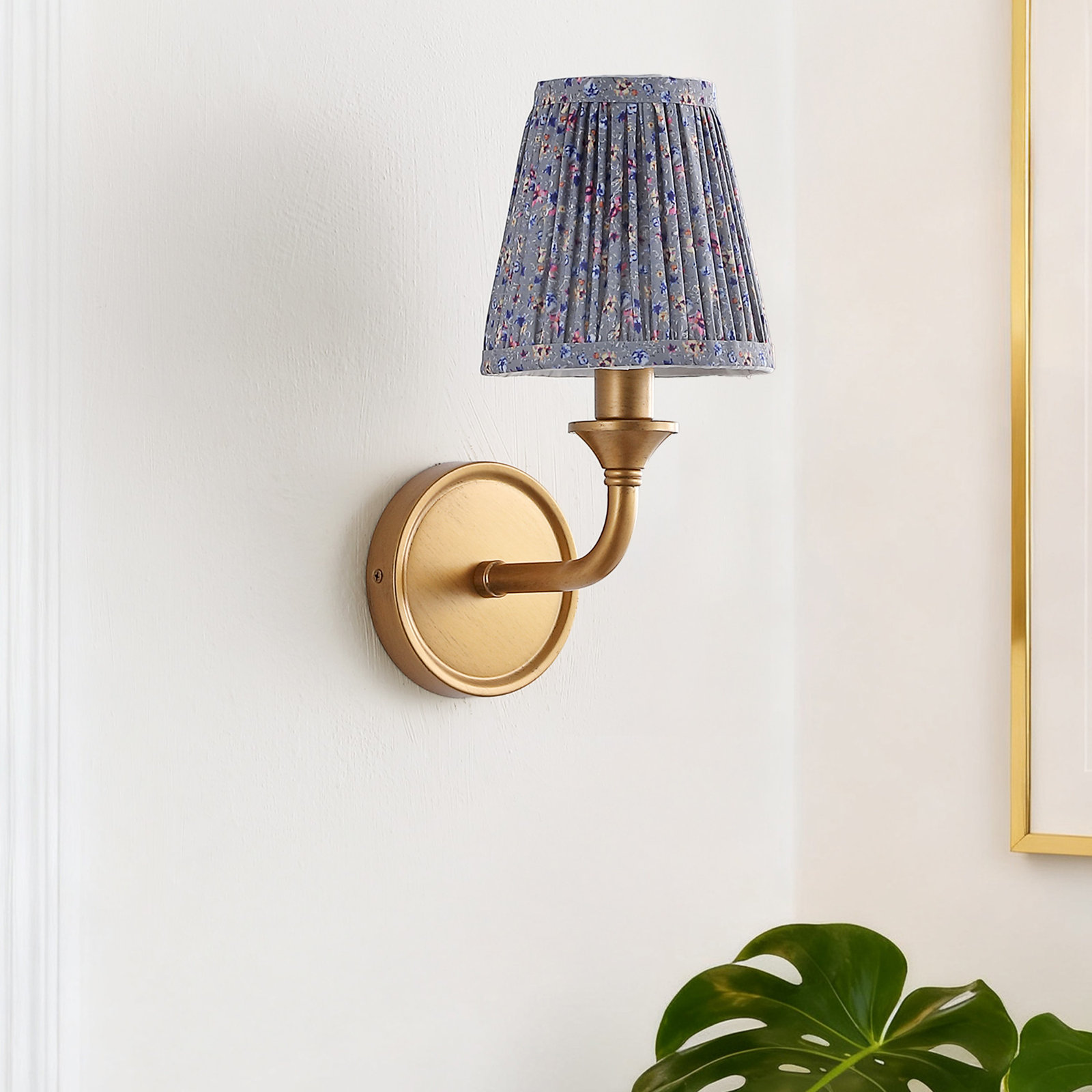 Single Light Wallchiere, Blue