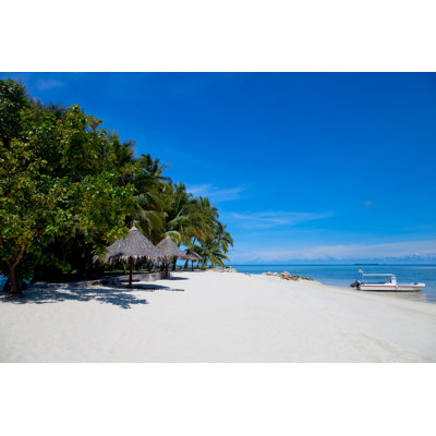 White Sand Beach on Mabul Island, Sipadan, Borneo Malaysia by Fototrav