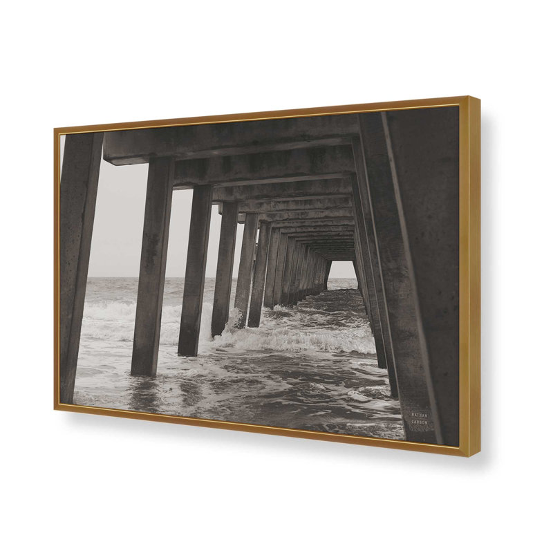 «Pier Angles I» par Nathan Larson, reproduction d'art, Or, H 32 po x l 48 po