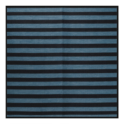 Tapis noir à rayures horizontales lavable à la machine