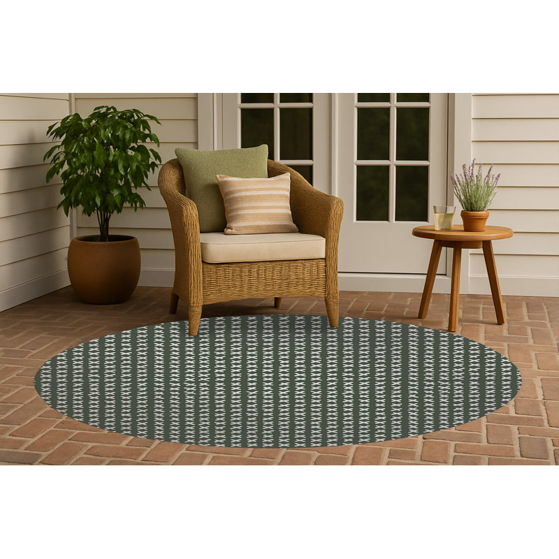 Cross Non-Slip Outdoor Rug, Round 5'