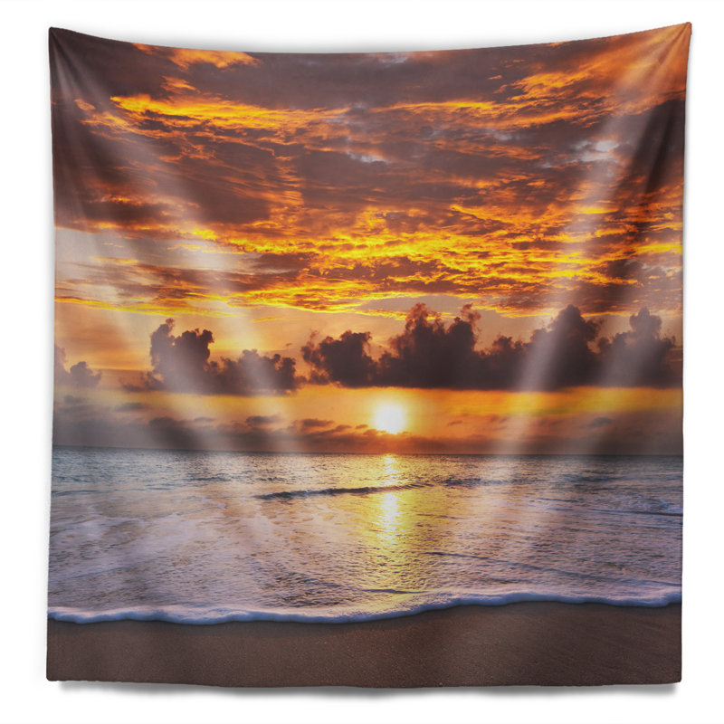 Tapisserie paysage marin de nuages jaunes au coucher du soleil, H 32 po x l 39 po