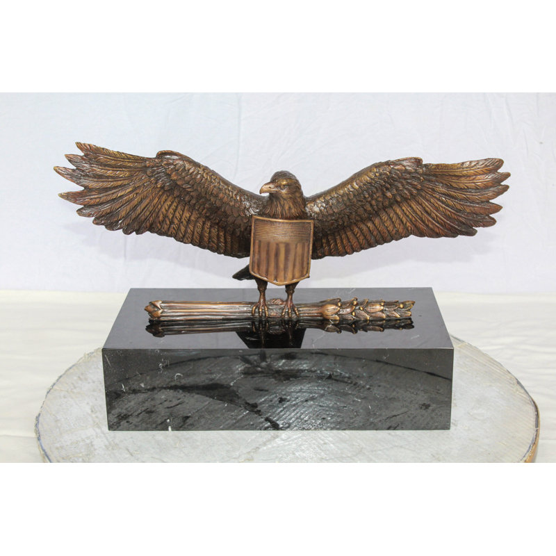 Sculpture Nifao Majestic American Eagle en bronze avec bouclier - fonte à la cire perdue, finition patinée classique, montée sur une base en marbre - symbole de force, de liberté, de patriotisme et d'honneur 20 x 8 po x 14 po
