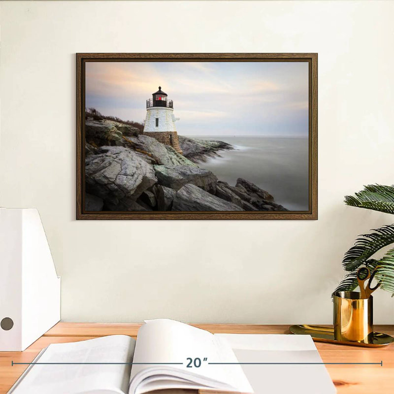 Phare de Coastal Castle Hill, 13 po x 9 po, Cadre flottant noyer