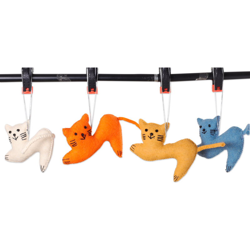 Ornements en feutre de laine Bungalow Rose faits à la main pour chatons (ensemble de 4)