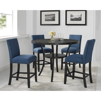 Table en bois de style contemporain avec détails cloutés et espace de rangement brun