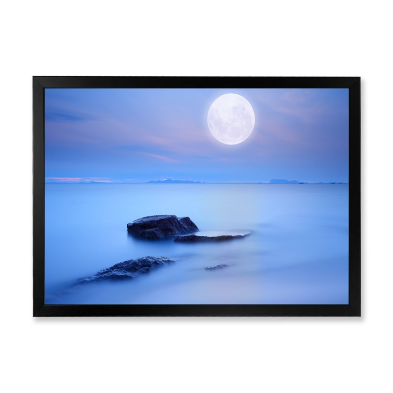 «Beautiful Moon over Blue Sea III», peinture sur toile, H 8 po x l 12 po x P 1 po, Cadre d'angle fermé noir