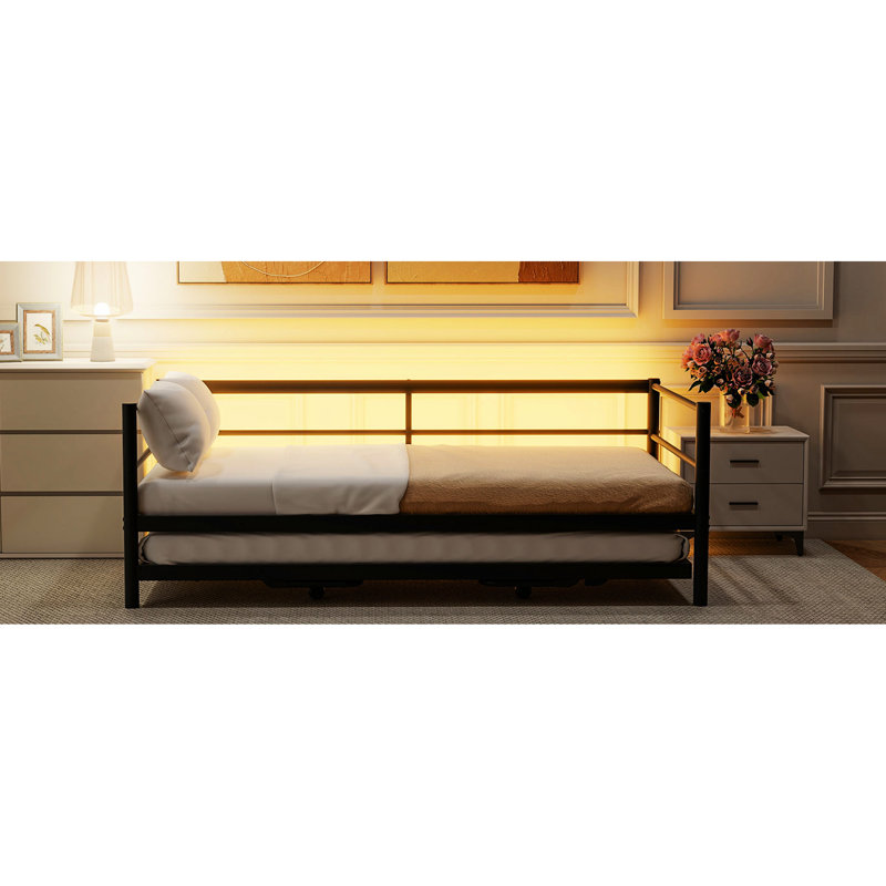 Lit de jour simple en métal noir avec couchette à DEL et pliable, design industriel, sans sommier tapissier, idéal pour les pièces de taille réglable, avec lattes pour supporter le matelas