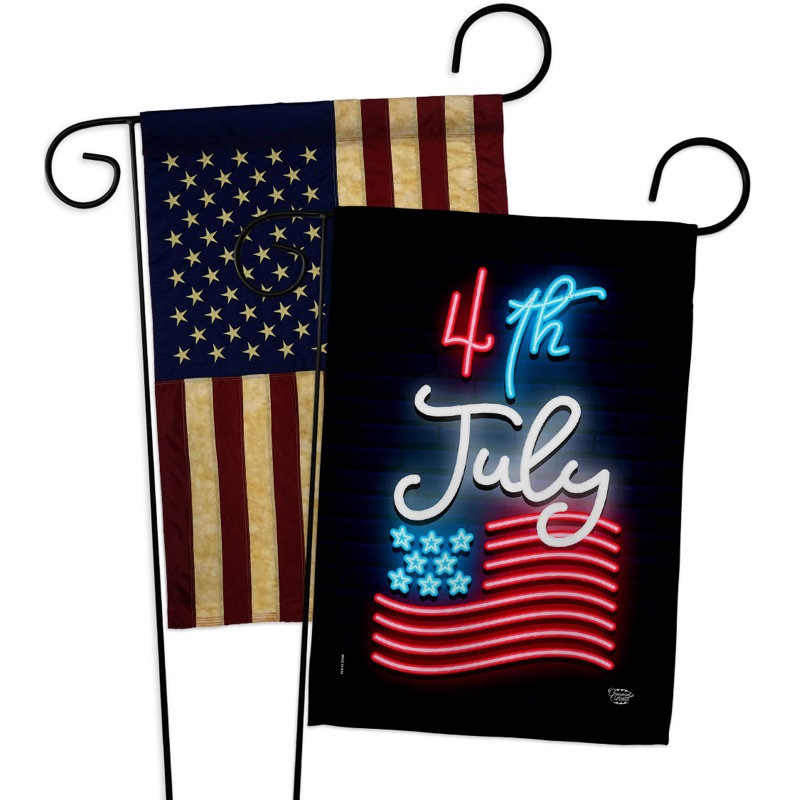 Drapeau de jardin en polyester recto verso 13 x 18,5 po Lightful 4Th