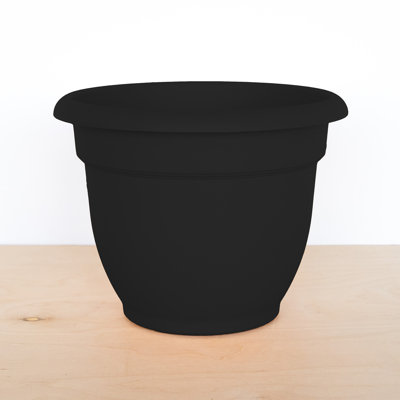 Traditional Self-Watering Plastic Indoor/Outdoor Pot Planter