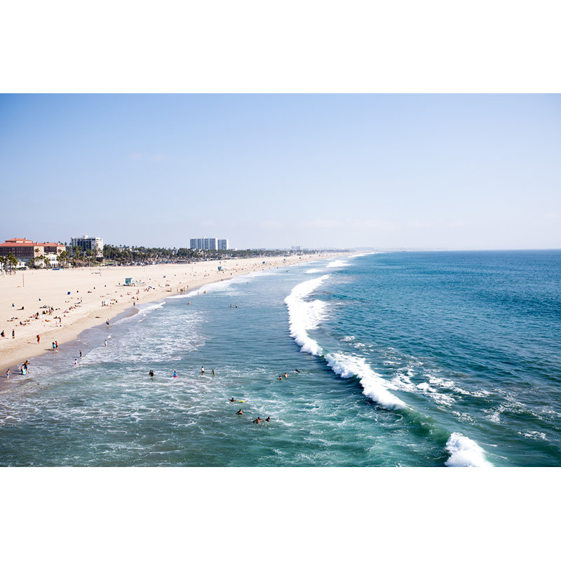 «Coastal Bliss - Vibrant Beach Day», art sur toile, H 36 po x l 48 po