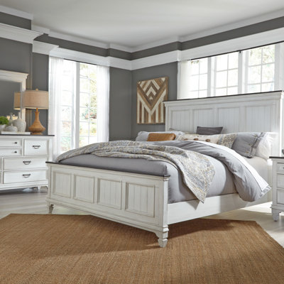 Ensemble de chambre à coucher avec grand lit à panneaux, commode et miroir Colburn