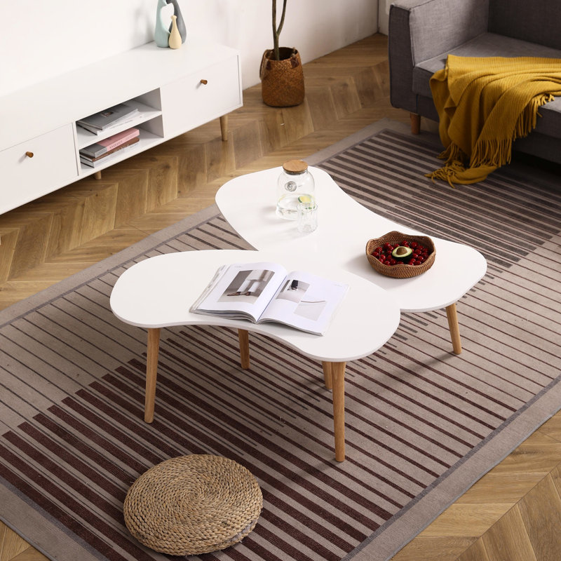 Table basse en bois massif avec pieds en forme d'écrou, 43 po x 21 po, blanc et chêne, facile à installer, spacieuse pour les boissons et les collations, s'harmonisant avec le salon