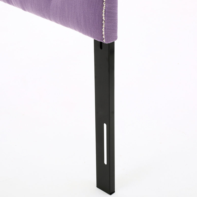 Tête de lit simple mauve avec capitonnage élégant et bordure cloutée sophistiquée, Mauve clair