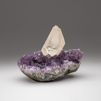 Calcite avec pyrite sur améthyste