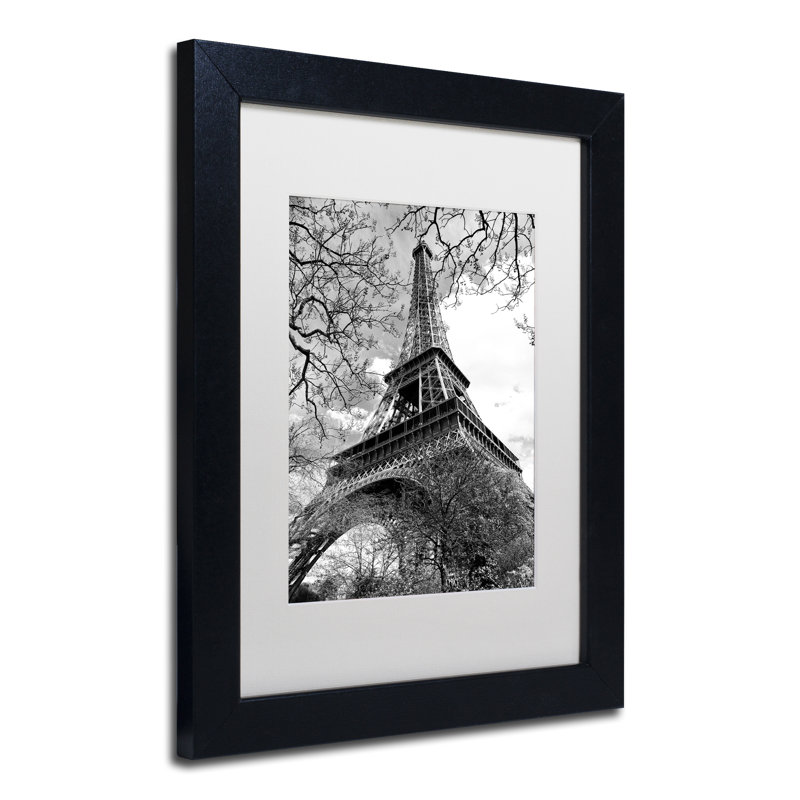 « eiffel tour 2 », reproduction de photo encadrée, H 14 po x l 11 po x P 0,5 po, Blanc