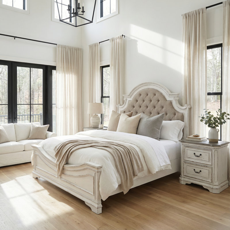 Ensemble de chambre avec grand lit tapissier et deux tables de chevet Colchester, Blanc antique, 3 Pcs: Bed, 2 Nightstands