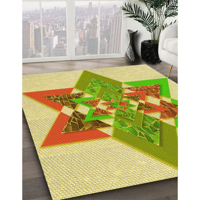 Tapis jaune tissé à la machine