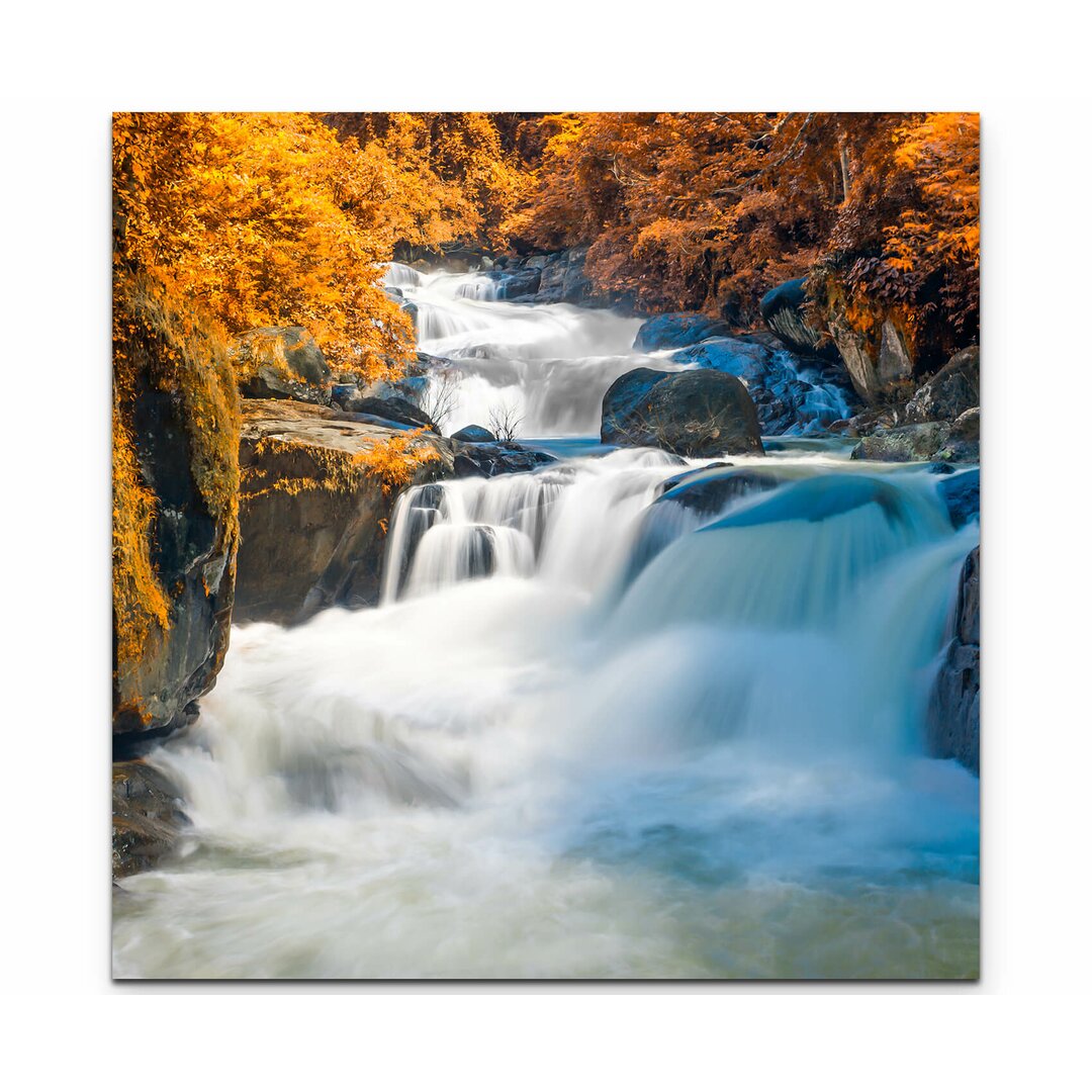 Leinwandbild Wasserfall im Sonnenschein