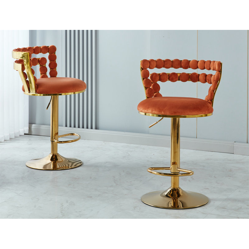 Chaise de bar moderne avec pieds en fer de couleur dorée