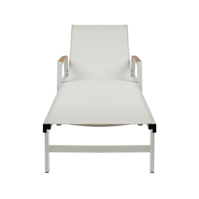CHAISE LUNGE